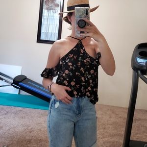 AE | Cold Shoulder Ruffle Sleeve Top